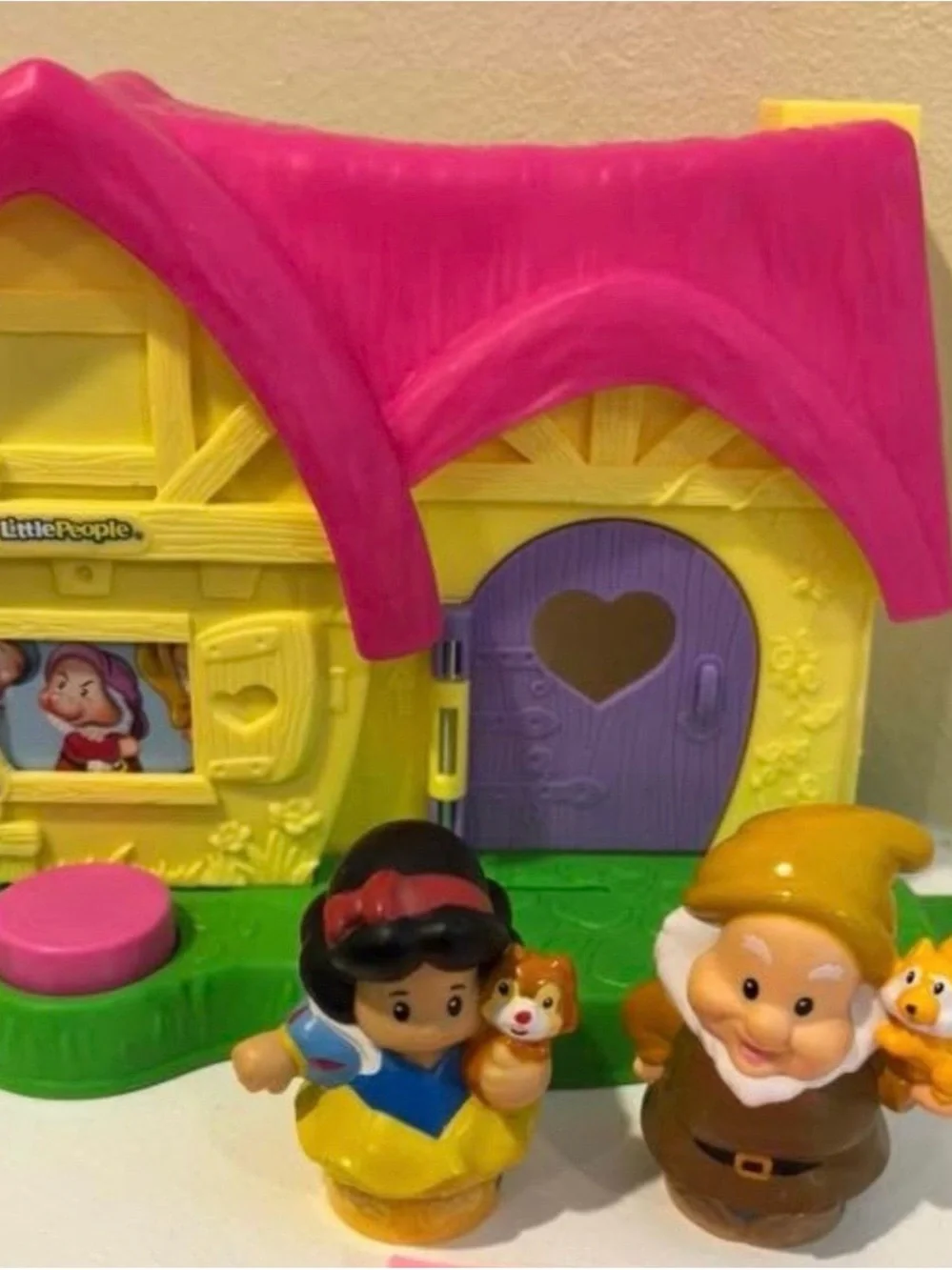 Fisher-Price Little People Snow White Playset - Pink, Yellow, Purple, Green